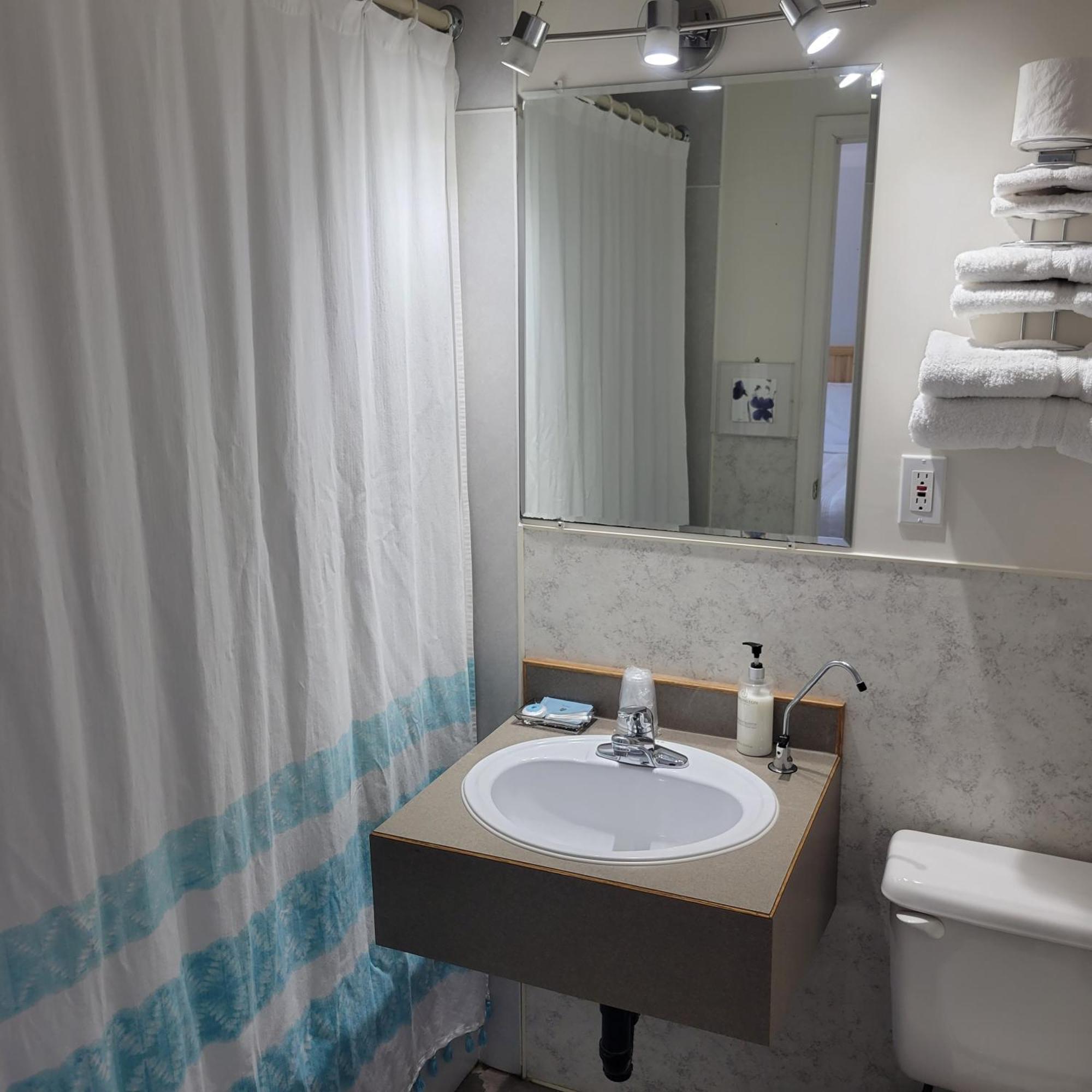 Quest Motel Whitewood ห้อง รูปภาพ